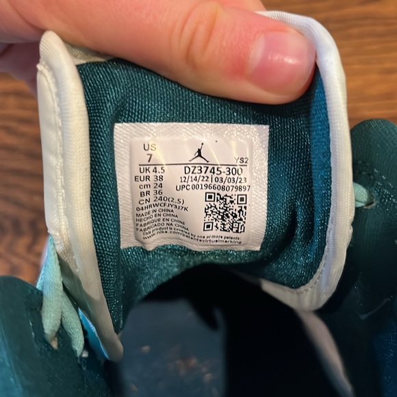 Jordan Womens AIR JORDAN 1 MID SE Green | Womens 7 - Picture 13 of 14